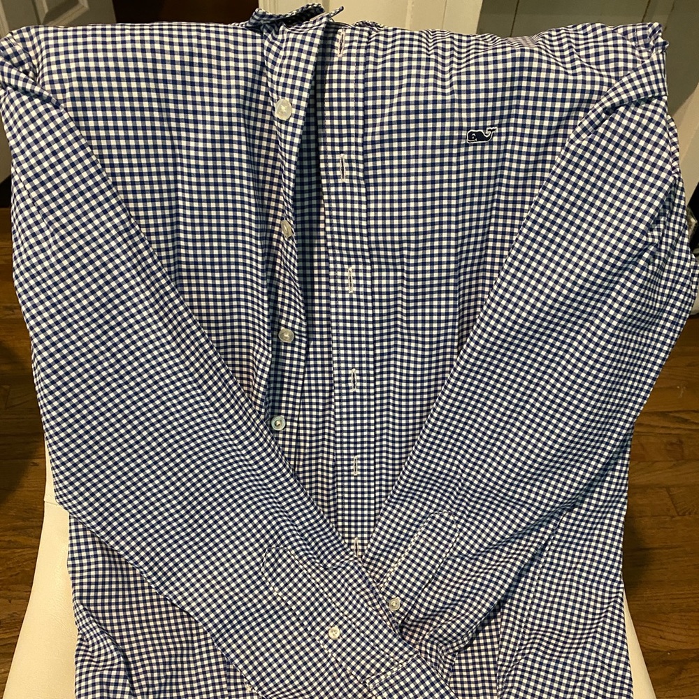 Boys Vineyard Vines “Whale Shirt,” size L. Navy blue in great condition!
